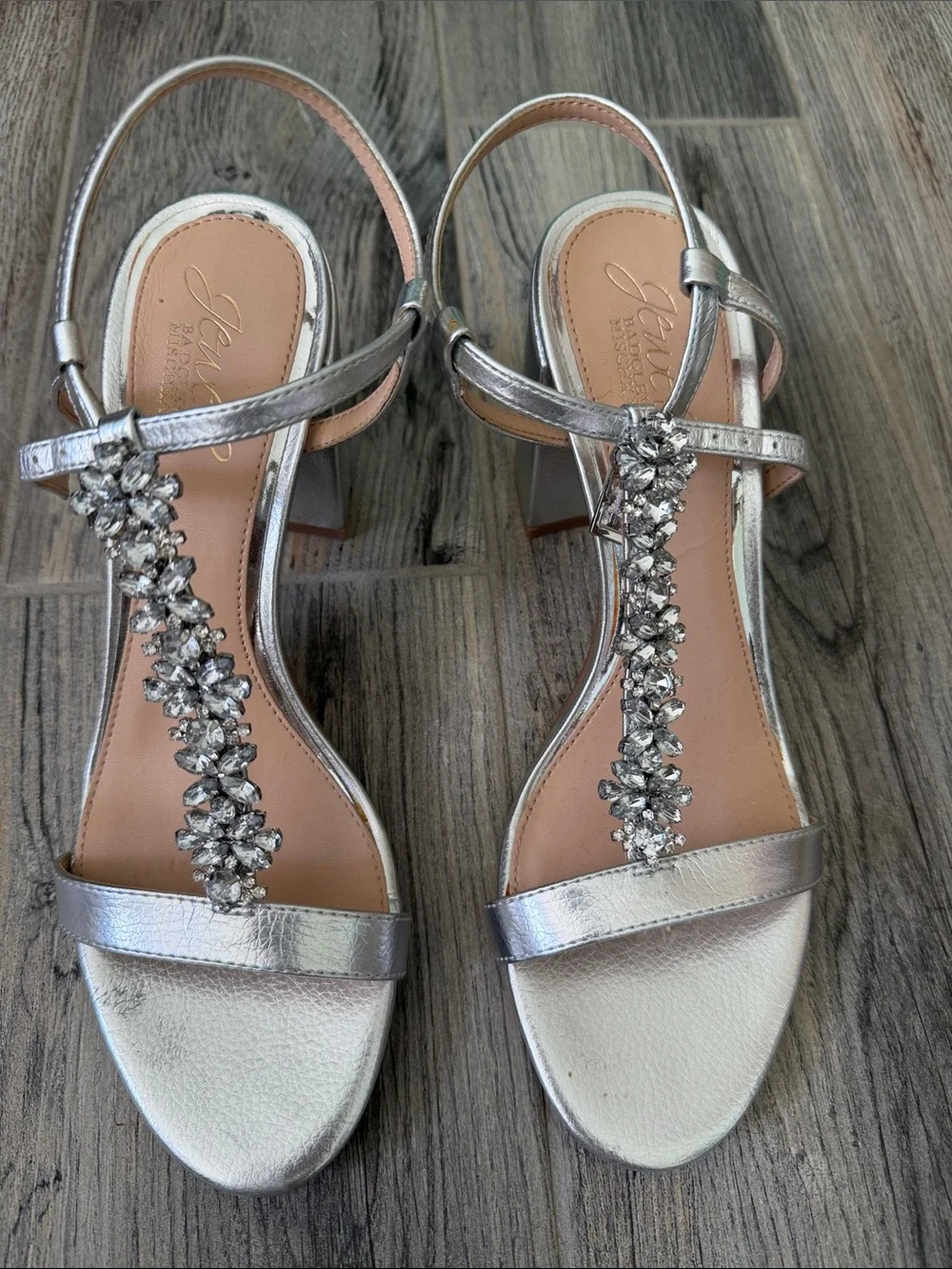 Jewel Badgley Mischka Silver Embellished T-Strap Sandals